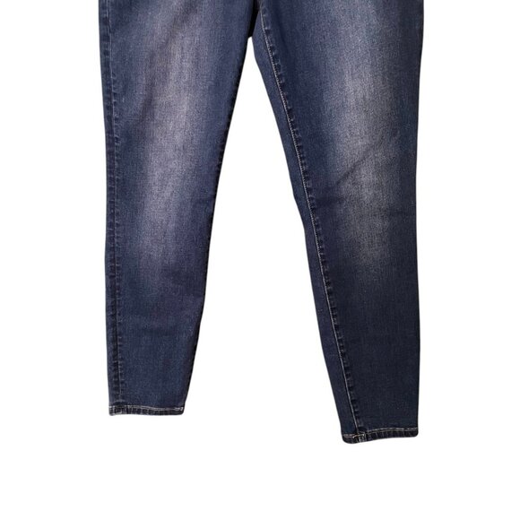 Guess Skinny Jeans - Picture 2 of 8